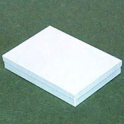 Picture of White Cotton Filled Gift Box 8 x 5 1/2 x 1 1/4 Inch