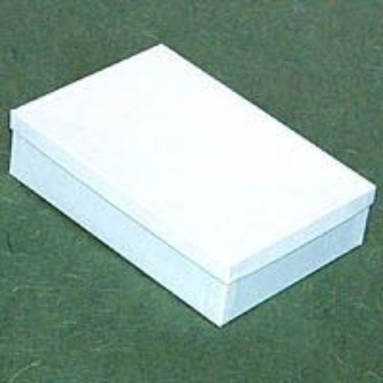 Picture of White Cotton Filled Gift Box 8 x 5 1/2 x 2 Inch