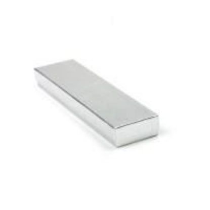 Picture of Silver Cotton Filled Gift Box 8 x 2 x 7/8 Inch