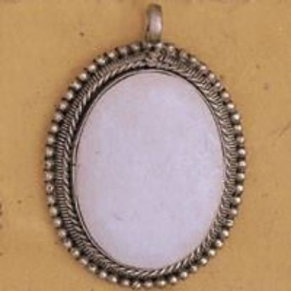 Picture of Oval Bone Base Metal Pendant 38mm