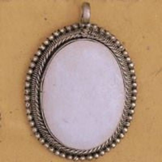 Picture of Oval Bone Base Metal Pendant 38mm