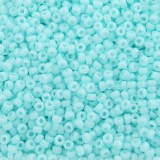 Picture of Size 15 Seed Bead, Opaque Cream de Merthe #412B, Approximately 25 Grams