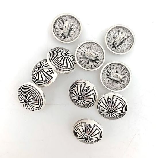 Picture of Basemetal Man In Maze Concho Button 18mm