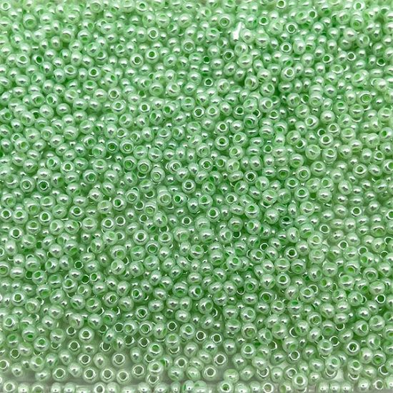 Picture of Size 10 Czech Seed Beads, Pearl Dyed Pale Green, Approximately 25 grams
